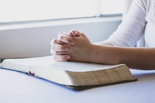 25 Powerful Bible Verses About Praying for Others
